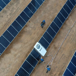 ربات نیمهخودکار شستوشوی پنل خورشیدی - تصویر 3